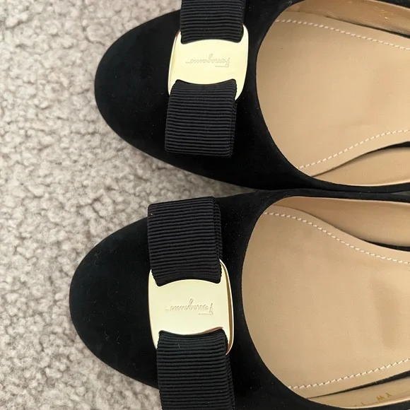 Salvatore Ferragamo Black 'Emile' bow suede mules slide flats Size 6.5C - Picture 10 of 11